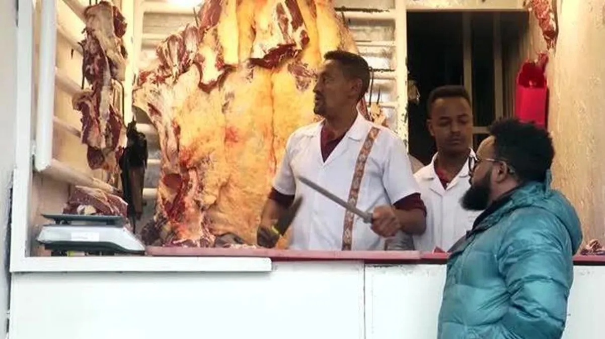 Etiyopya'da asırlardır süren sıra dışı alışkanlık! 21. yüzyılda çiğ et yiyorlar